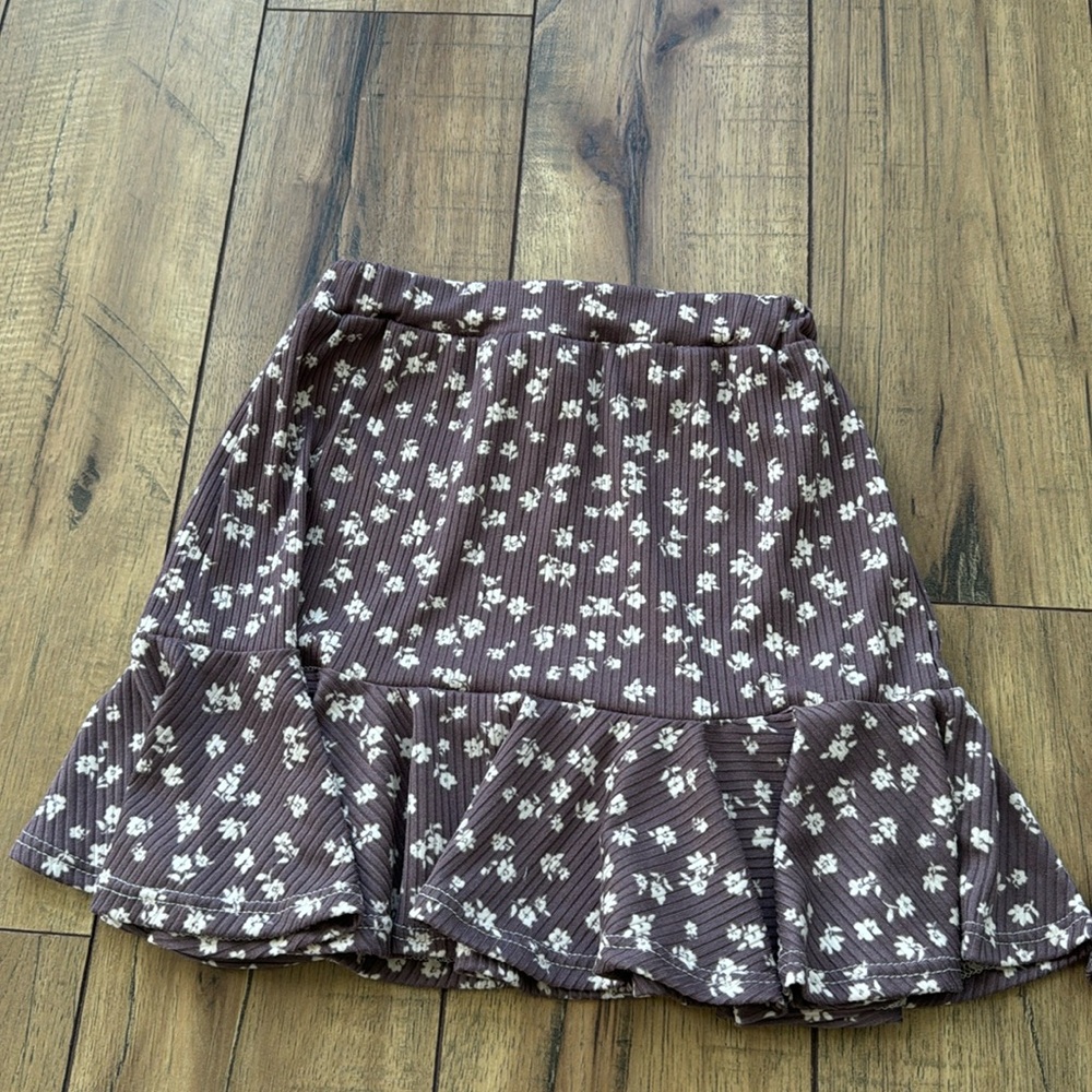 Kids grape ivory rib floral 1 tier skirt